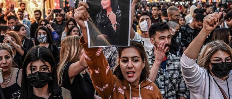 Четирима млади мъже са екзекутирани заради общонационалните протести които избухнаха